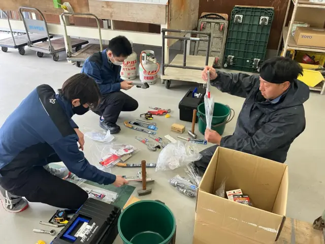 工事部に配属の新入社員の皆様
先輩から工具の配布と説明がありました🛠️
大切に使っていきましょうね😺❤️‍🔥